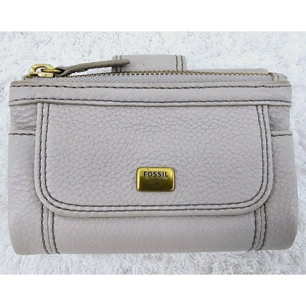 FOSSIL Greige Pebble Leather Medium Flap Bi-Fold Wallet Clutch Organizer